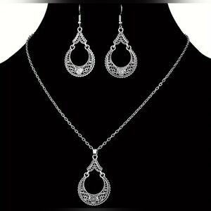 Elegant Silver Raindrop Necklace And Earrings Set With Boho Engraving NIP!
